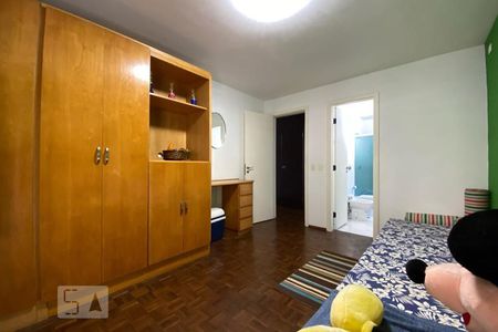 Casa à venda com 384m², 4 quartos e 4 vagasSuíte 2