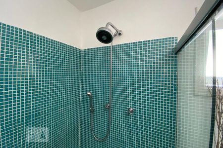 Casa à venda com 384m², 4 quartos e 4 vagasChuveiro