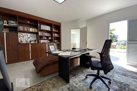 Casa à venda com 384m², 4 quartos e 4 vagasEscritório