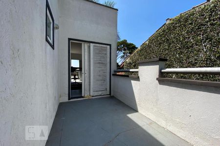 Casa à venda com 384m², 4 quartos e 4 vagassacada escritorio