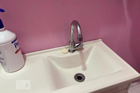 Casa à venda com 384m², 4 quartos e 4 vagasBanheiro - Torneira