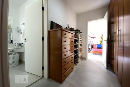 Casa à venda com 384m², 4 quartos e 4 vagasCloset da suíte 1