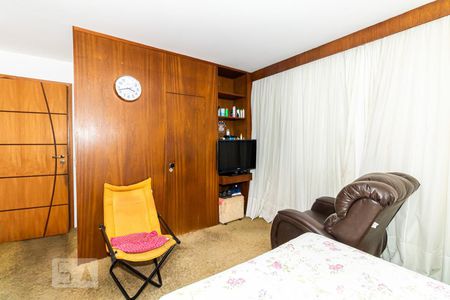Suíte de casa para alugar com 3 quartos, 300m² em Jardim Leonor Mendes de Barros, São Paulo