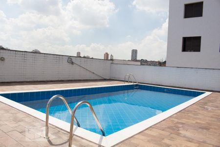 Apartamento à venda com 80m², 2 quartos e 2 vagas Apartamento à venda com 80m², 2 quartos e 2 vagasÁrea comum - Piscina