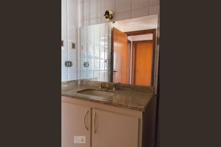 Apartamento à venda com 80m², 2 quartos e 2 vagas Apartamento à venda com 80m², 2 quartos e 2 vagasBanheiro