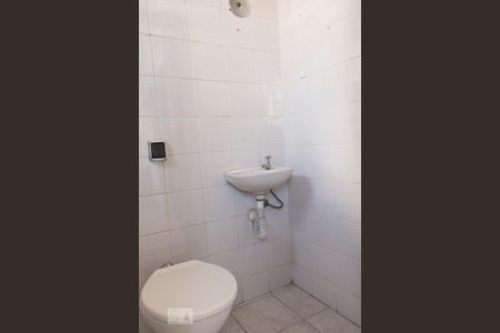 Apartamento à venda com 80m², 2 quartos e 2 vagas Apartamento à venda com 80m², 2 quartos e 2 vagasBanheiro de Serviço