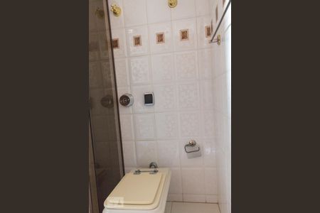 Apartamento à venda com 80m², 2 quartos e 2 vagas Apartamento à venda com 80m², 2 quartos e 2 vagasBanheiro