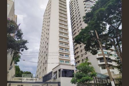 Apartamento à venda com 206m², 3 quartos e 3 vagasFachada