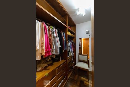 Apartamento à venda com 206m², 3 quartos e 3 vagasCloset da Suíte