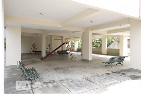 Apartamento à venda com 75m², 2 quartos e 1 vagaÁrea comum