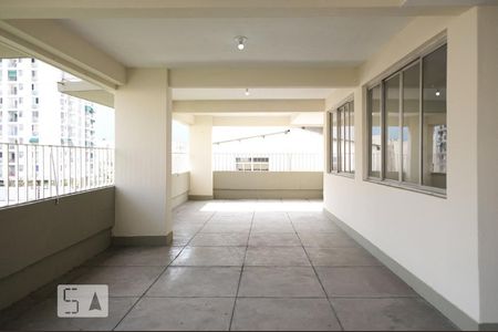 Apartamento à venda com 75m², 2 quartos e 1 vagaÁrea comum