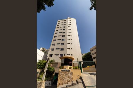 Apartamento para alugar com 35m², 1 quarto e 1 vaga Apartamento para alugar com 35m², 1 quarto e 1 vagaFachada