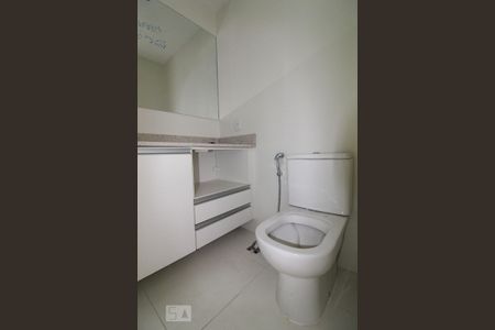 Apartamento para alugar com 66m², 2 quartos e 1 vaga Apartamento para alugar com 66m², 2 quartos e 1 vagaBanheiro social