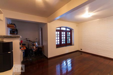 Sala de casa para alugar com 4 quartos, 260m² em Parque Jabaquara, São Paulo