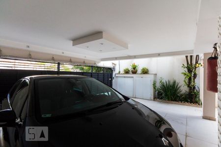 Garagem de casa à venda com 4 quartos, 260m² em Parque Jabaquara, São Paulo