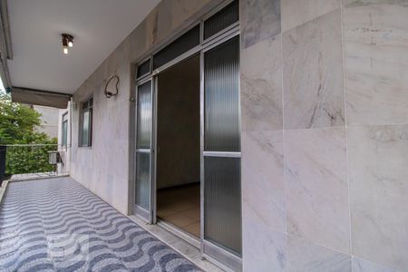 Apartamento à venda com 107m², 3 quartos e 2 vagasVaranda