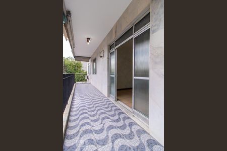 Apartamento à venda com 107m², 3 quartos e 2 vagasVaranda