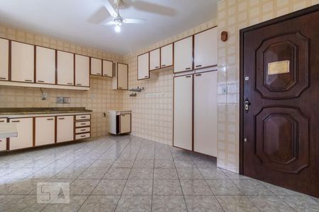 Apartamento à venda com 107m², 3 quartos e 2 vagasCozinha