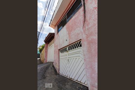 Casa à venda com 130m², 2 quartos e 1 vagaFachada