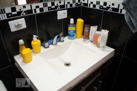 Apartamento à venda com 45m², 2 quartos e 1 vagaBANHEIRO