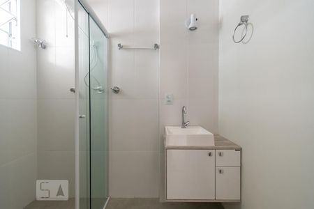Banheiro de kitnet/studio à venda com 1 quarto, 32m² em Jardim Paulista, São Paulo