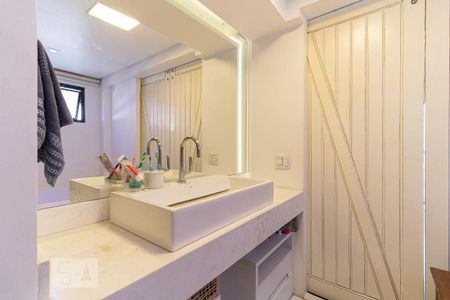 Apartamento à venda com 167m², 3 quartos e 3 vagasBanheiro da Suíte 1