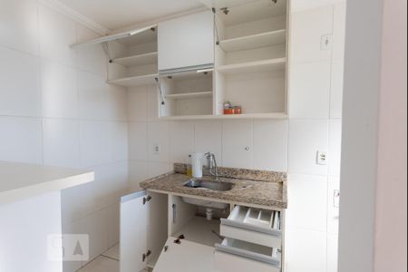 Apartamento para alugar com 56m², 2 quartos e 1 vaga Apartamento para alugar com 56m², 2 quartos e 1 vagaCozinha - Armários