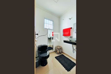 Casa à venda com 230m², 2 quartos e 5 vagasLavabo 1