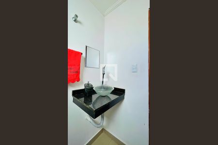 Casa à venda com 230m², 2 quartos e 5 vagasLavabo 1