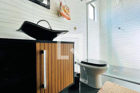 Casa à venda com 230m², 2 quartos e 5 vagasBanheiro da Suíte 2