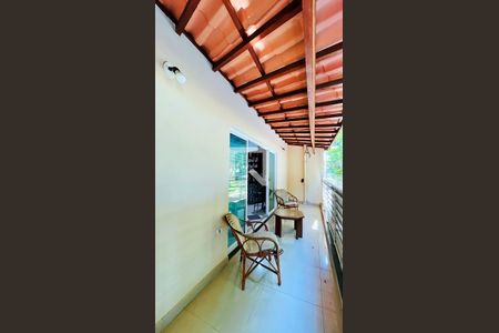 Casa à venda com 230m², 2 quartos e 5 vagasVaranda