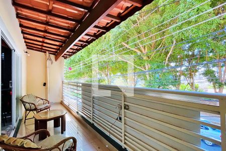 Casa à venda com 230m², 2 quartos e 5 vagasVaranda