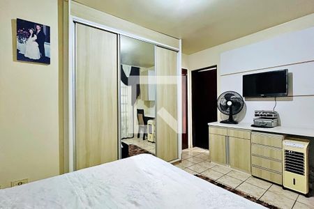 Casa à venda com 230m², 2 quartos e 5 vagasSuíte 2