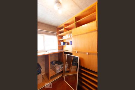 Apartamento para alugar com 145m², 3 quartos e 2 vagas Apartamento para alugar com 145m², 3 quartos e 2 vagasCloset