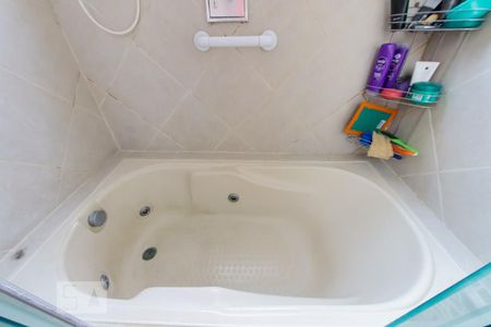 Casa à venda com 160m², 3 quartos e 2 vagas Casa à venda com 160m², 3 quartos e 2 vagasBanheira da Suite