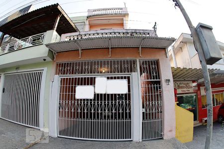 Casa à venda com 160m², 3 quartos e 2 vagas Casa à venda com 160m², 3 quartos e 2 vagasFachada