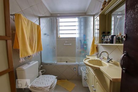 Casa à venda com 160m², 3 quartos e 2 vagas Casa à venda com 160m², 3 quartos e 2 vagasBanheiro da Suite