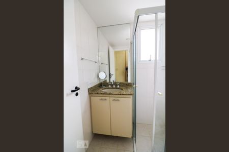 Banheiro de apartamento para alugar com 1 quarto, 45m² em Bela Vista, São Paulo