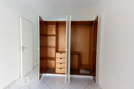 Guarda roupa  de kitnet/studio para alugar com 1 quarto, 35m² em Centro, Campinas
