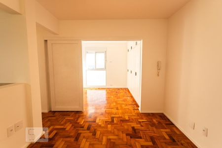 Apartamento para alugar com 70m², 2 quartos e 1 vagaSala