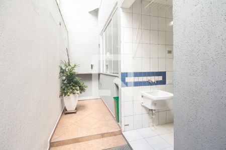 Casa à venda com 140m², 3 quartos e 2 vagas Casa à venda com 140m², 3 quartos e 2 vagasQuintal Lateral