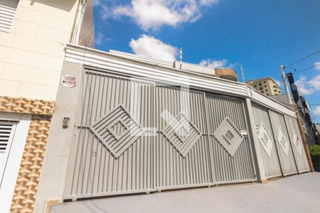 Casa à venda com 140m², 3 quartos e 2 vagas Casa à venda com 140m², 3 quartos e 2 vagasFachada
