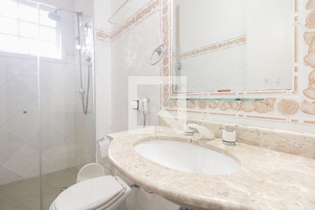 Casa à venda com 140m², 3 quartos e 2 vagas Casa à venda com 140m², 3 quartos e 2 vagasSuíte - Banheiro Suíte