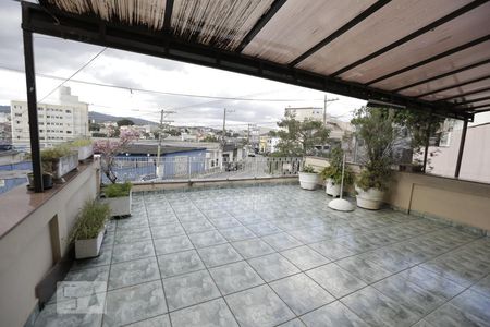 Casa à venda com 138m², 3 quartos e 2 vagasVaranda da sala