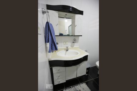 Casa à venda com 138m², 3 quartos e 2 vagasBanheiro do corredor