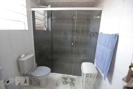 Casa à venda com 138m², 3 quartos e 2 vagasBanheiro da suíte