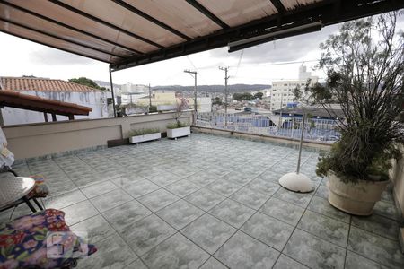 Casa à venda com 138m², 3 quartos e 2 vagasVaranda da sala
