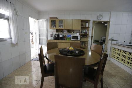Casa à venda com 138m², 3 quartos e 2 vagasCozinha