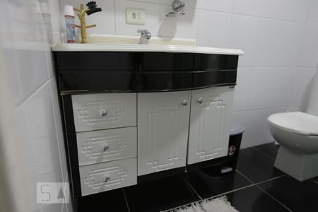 Casa à venda com 138m², 3 quartos e 2 vagasBanheiro do corredor