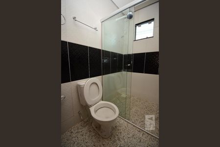 Banheiro da Suíte de apartamento para alugar com 2 quartos, 70m² em Setor Habitacional Vicente Pires, Brasília